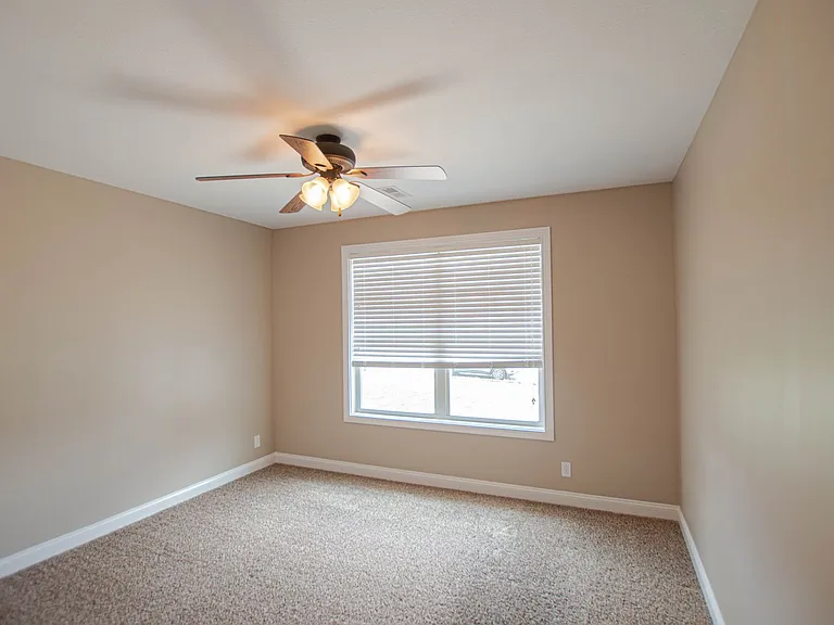 2228 Killington Dr — Photo 16