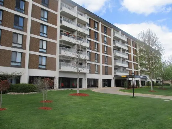 6400 York Ave S APT 410, Edina, MN 55435