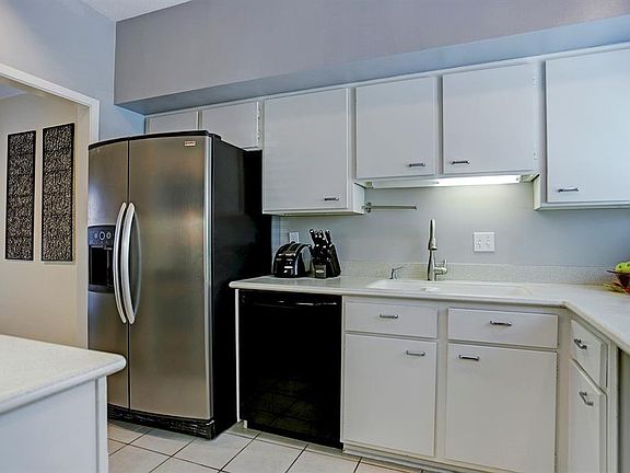 5th image of 1115 Augusta Dr APT 36