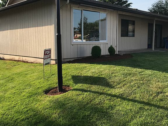 3rd image of 3605 NE 45th St