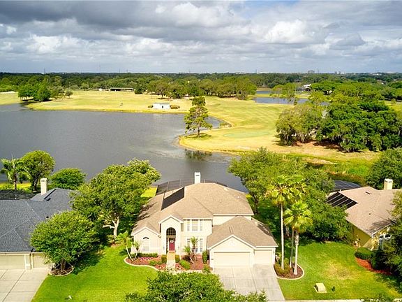 2nd image of 390 Chinook Cir
