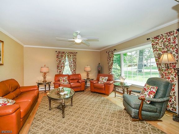 3rd image of 298 Hillside Ave