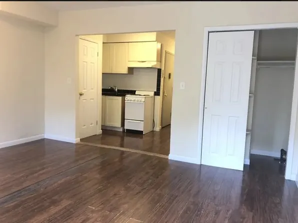 1729 Lexington Avenue image 1 of 9