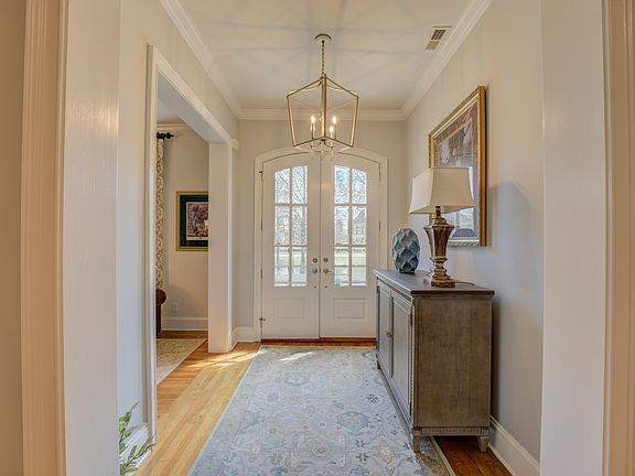 4th image of 4523 W Woodlawn Cir