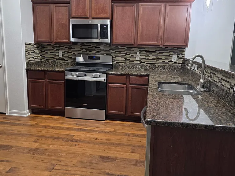 1819 Opal Peach Dr — Photo 15
