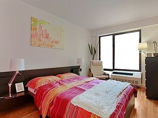 5th image of 2217 Caton Ave #4H