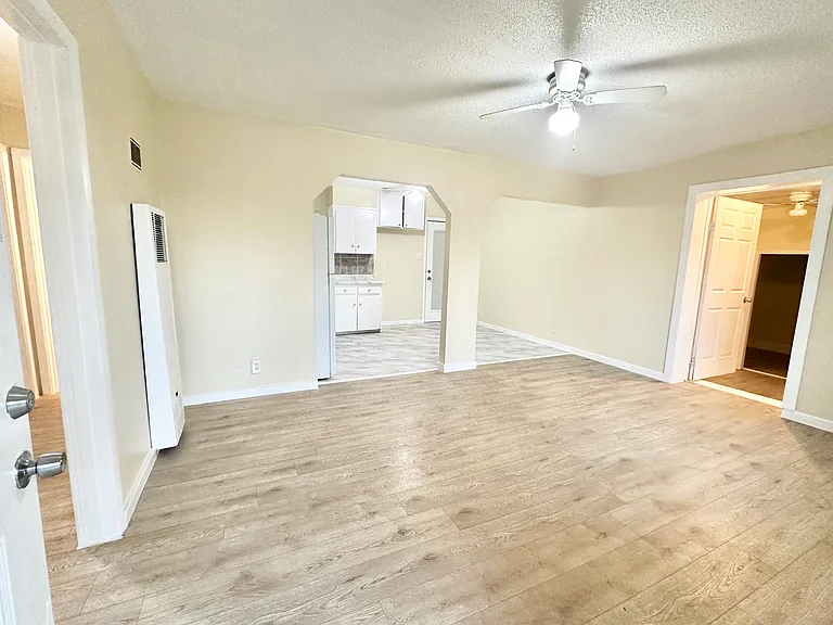 104 E Fowler Ave — Photo 10