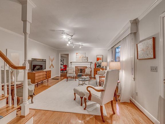 2nd image of 4844 Pleasant Hill Dr