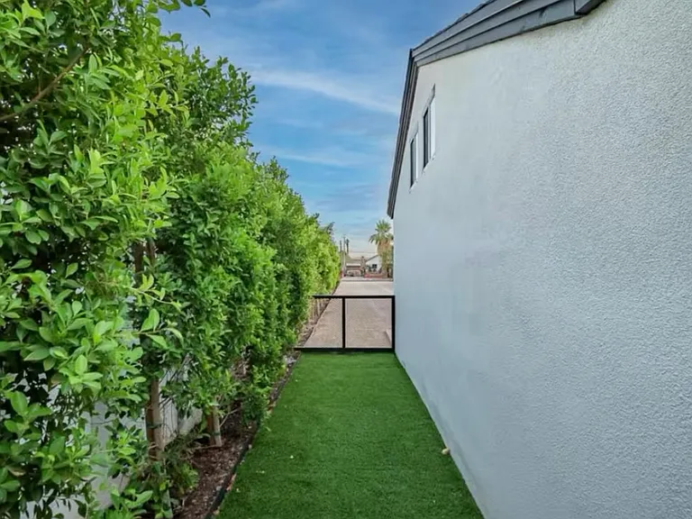 1024 E Taylor St — Photo 9