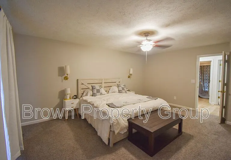 1651 Greenock Ave — Photo 16