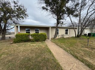 207 Laurel Ln, Mc Gregor, TX 76657