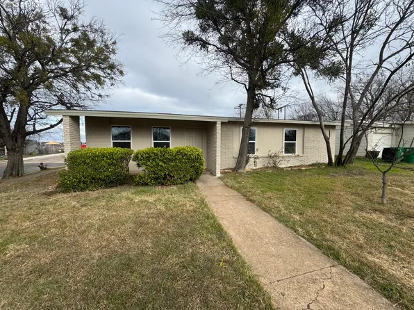 207 Laurel Ln, Mc Gregor, TX 76657
