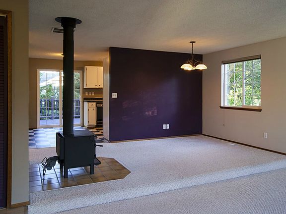 3rd image of 19261 NE Crestwood Ct