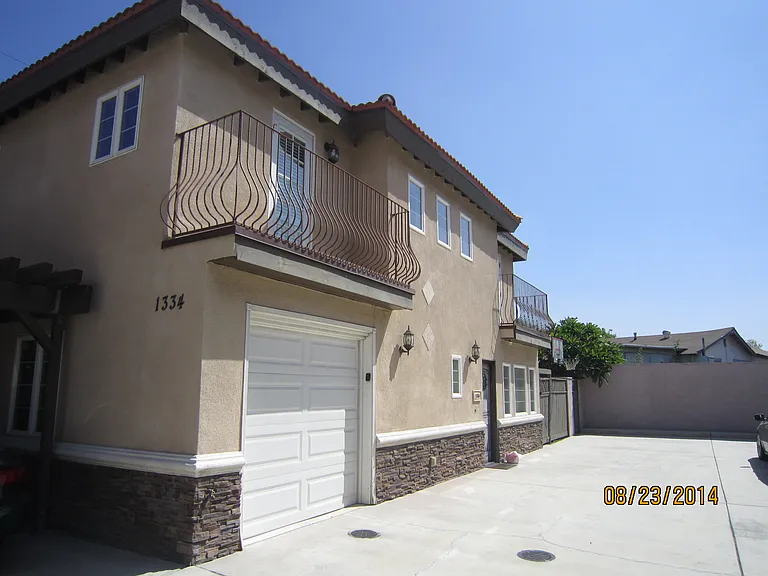 1334 S Grand Ave — Photo 4