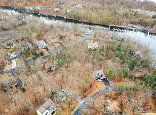 407 Northwood Cir, Cross Junction, VA 22625