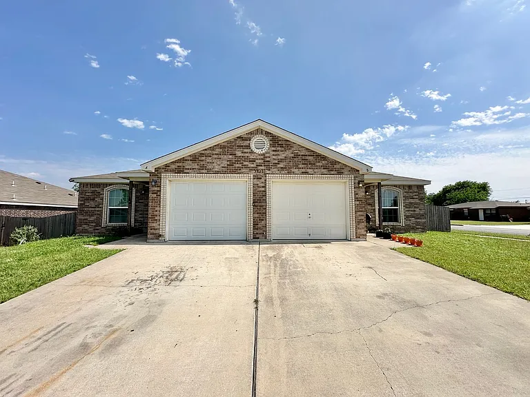 3811A John Chisholm Loop — Photo 1