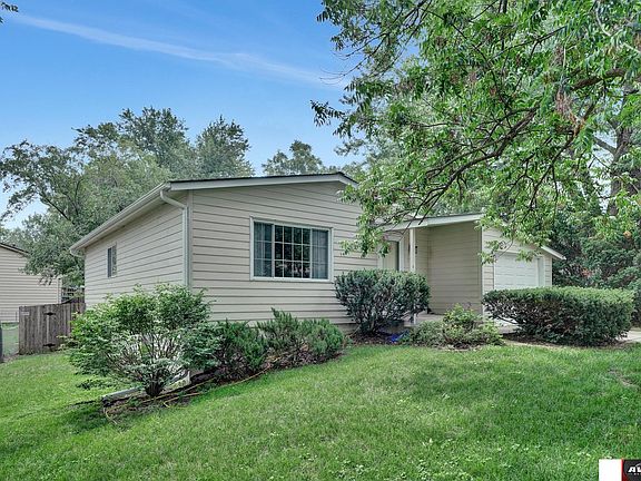 3rd image of 4816 Goldenrod Ln