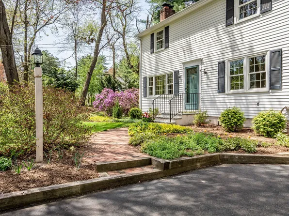 61 Simsbury Manor Drive, Simsbury, CT 06089