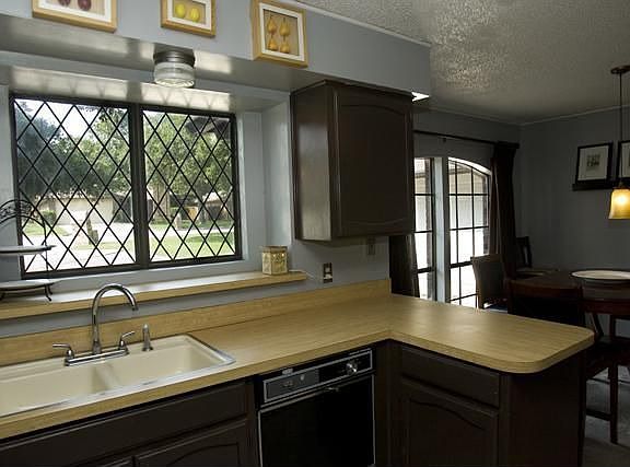 2nd image of 7412 Sandywoods Ct