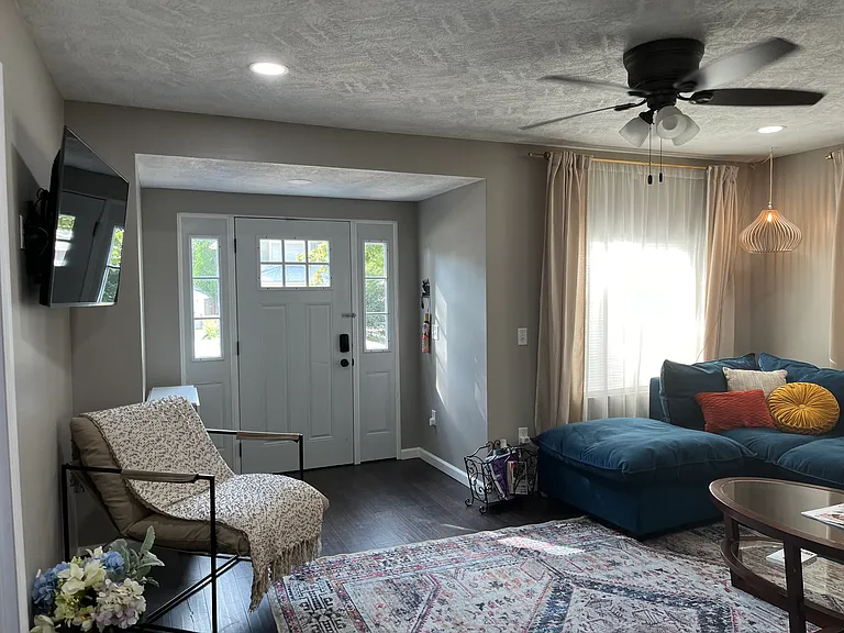 810 N Summit Ave — Photo 6