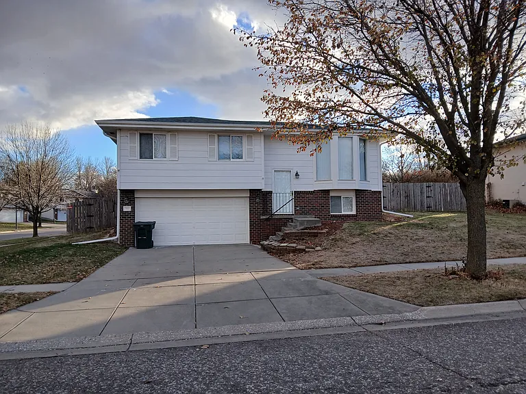 7947 Twin Oaks Rd — Photo 1