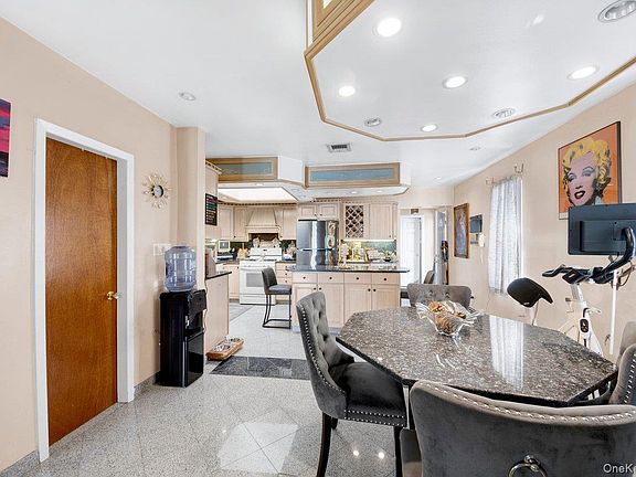 5th image of 3252 Waterbury Avenue