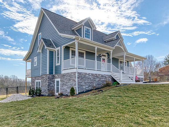 4th image of 490 Tremough Dr