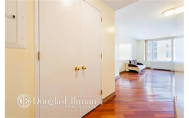 Rented by Douglas Elliman | media 7