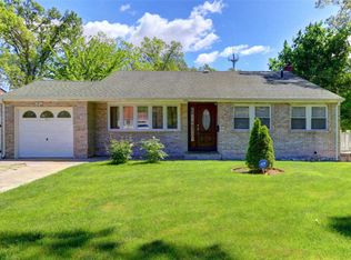 91 Roberts Pl, Roosevelt, NY 11575