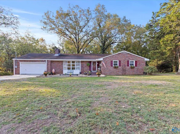 902 Sommerset Rd SE, Huntsville, AL 35803