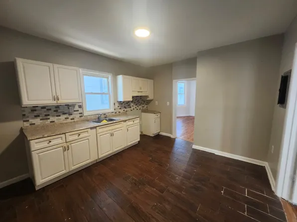 11 New St #1E, East Orange, NJ 07017