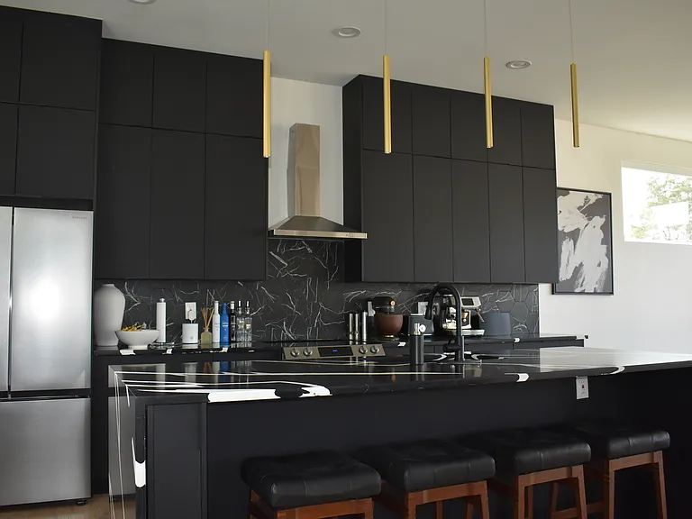 869 Joseph Ave — Photo 4
