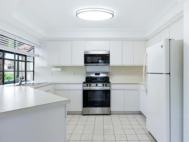 101 Waterview Dr — Photo 17