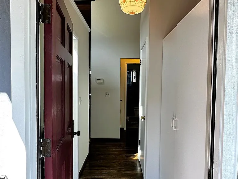 36 Power Ln — Photo 4