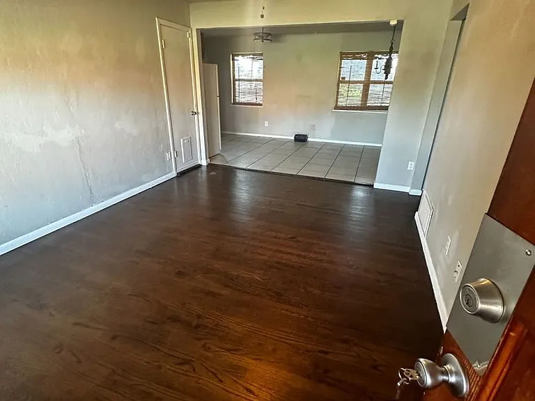 5020 Memory Ln — Photo 2
