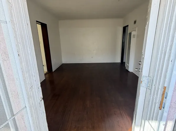 657 Linden Ave #5, Long Beach, CA 90802