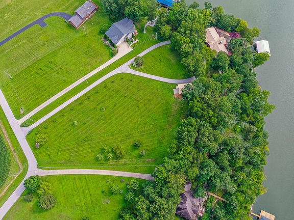 2nd image of 295 Lakeland Dr