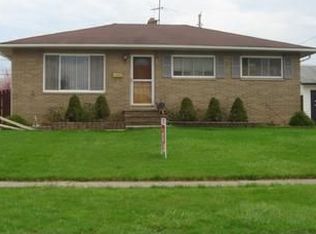 9013 Cambridge Dr, Parma, OH