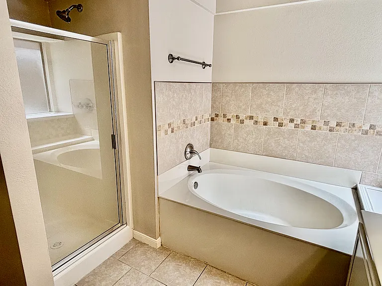 1701 Hillside Dr — Photo 11