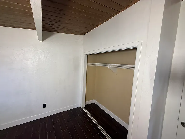 9712 Saint George St — Photo 25