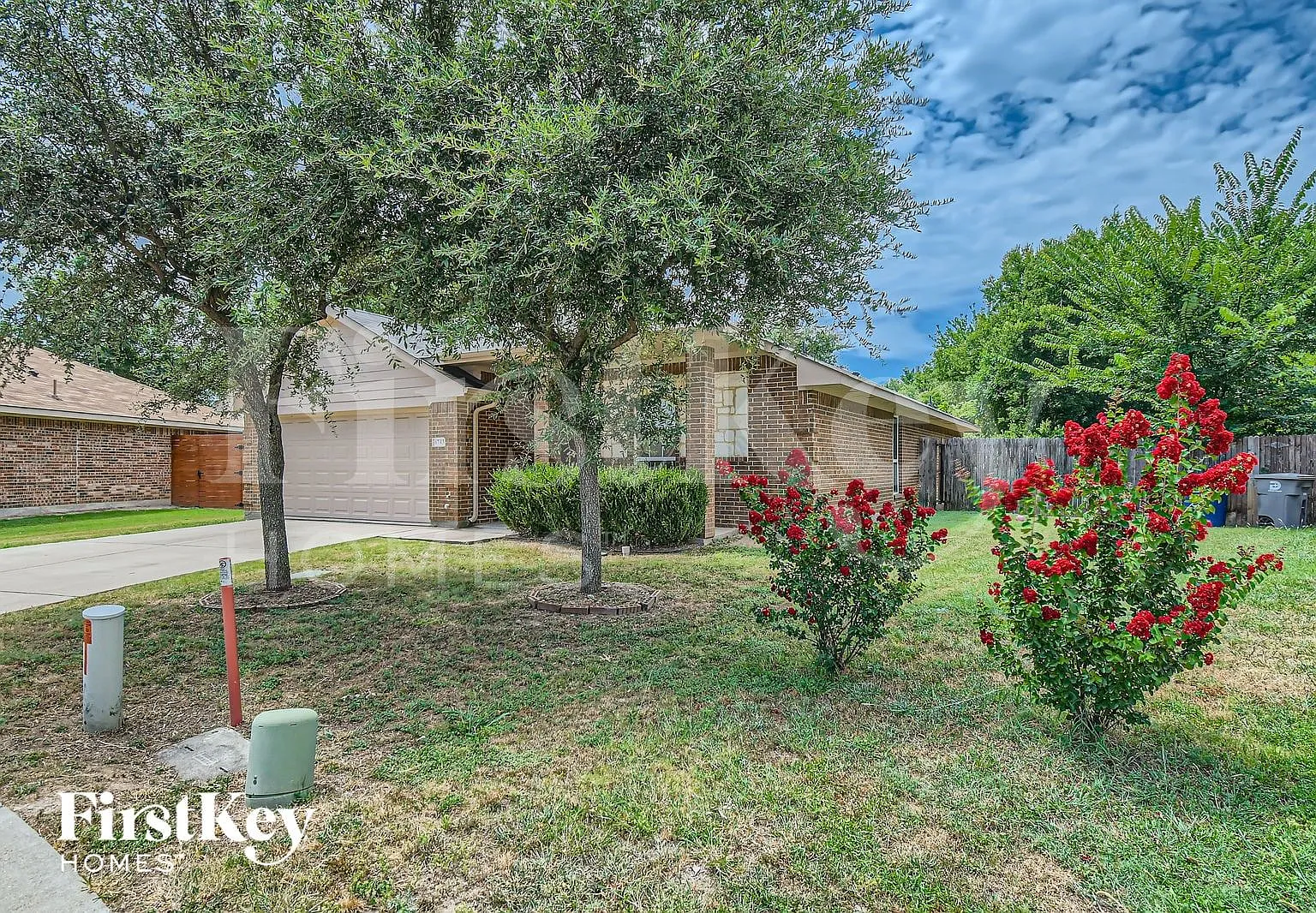 3 bed, 2.0 bath, 1804 sqft, $2,230 — Photo 3
