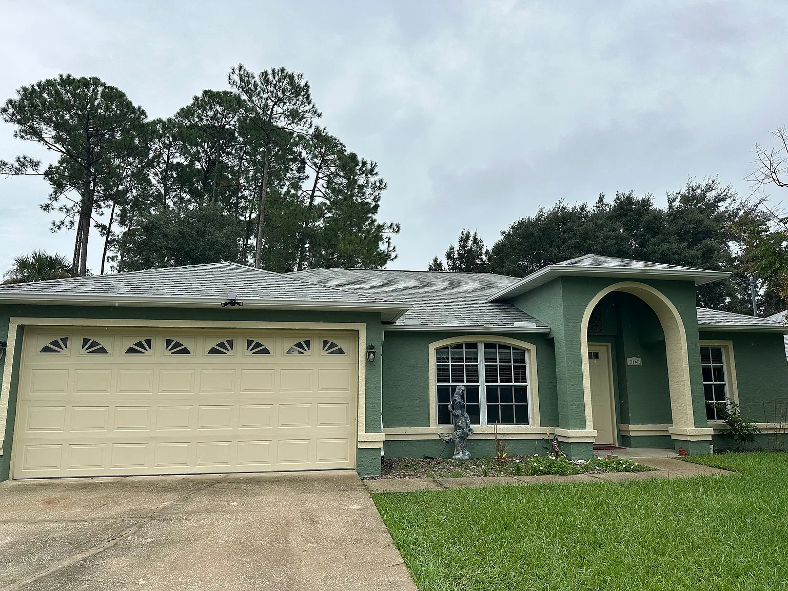 3 bed, 1271 sqft, $1,850 — Photo 1