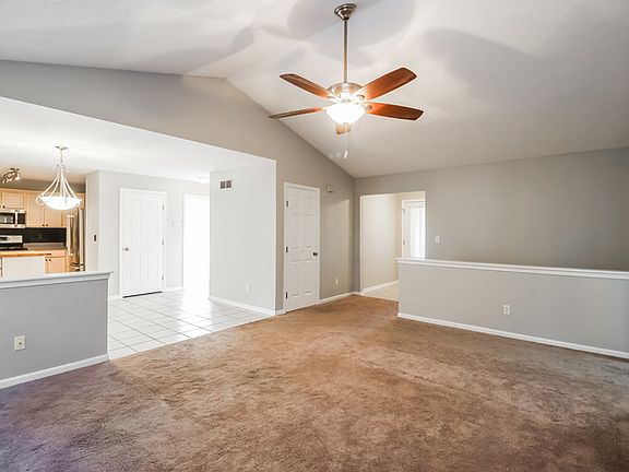 4th image of 61 Willow Ridge Ct