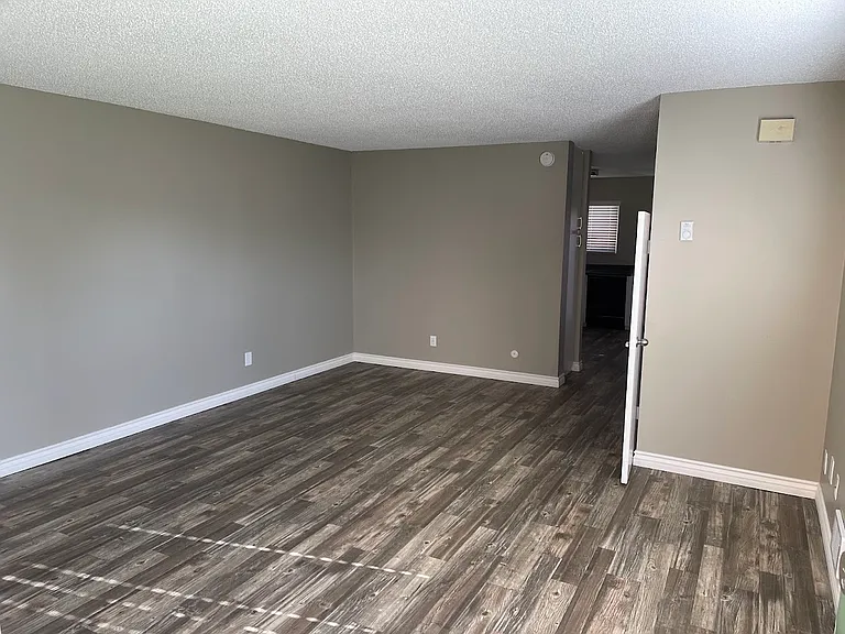 3215 Apache Ave #4 — Photo 7
