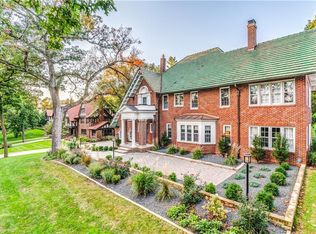 5235 Waterbury Rd, Des Moines, IA 50312