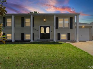 572 Mount Vernon Dr, Arnold, MO 63010