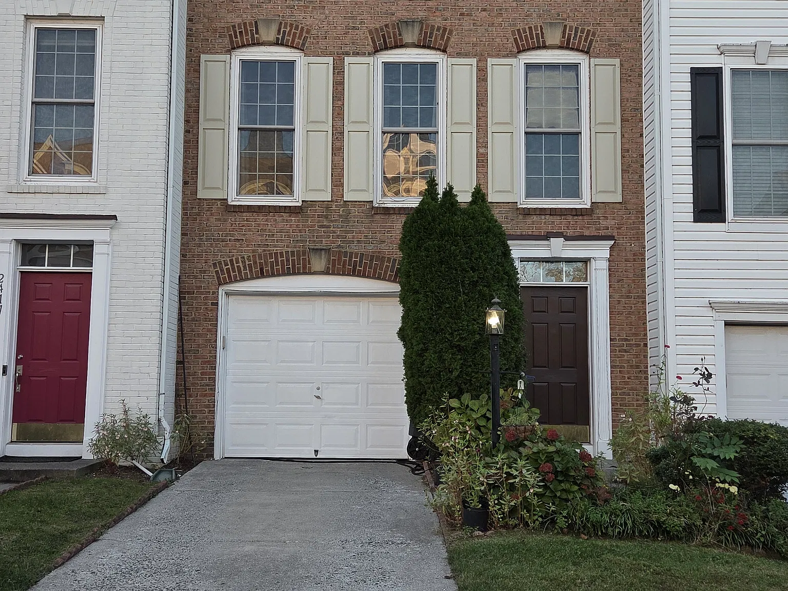 4 bed, 3.5 bath, 2160 sqft, $3,400 — Photo 1