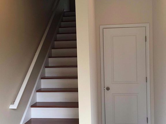 2nd image of 3008 Hill St Unit 100