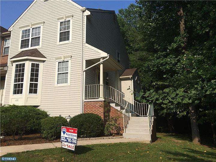 1st image of 459 Woodstock Ln
