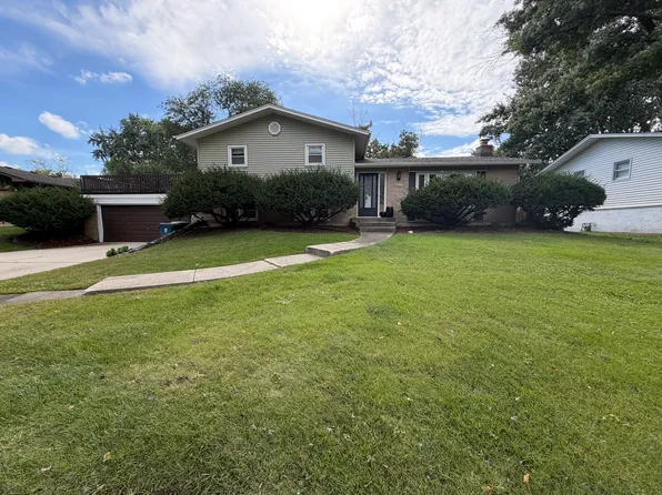 627 67th St, Downers Grove, IL 60516